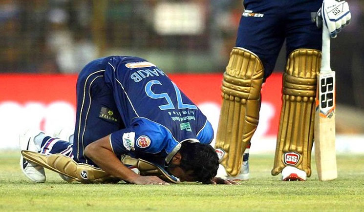সাকিবের সেজদা রহস্য উন্মোচন