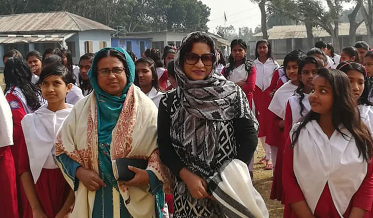 বাঁধ নির্মাণ করে কামারখালী রক্ষা করতে চান লিলি