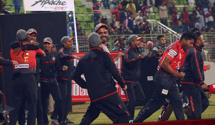 লুইস-আফ্রিদি-ওয়াহাব নৈপুণ্যে কুমিল্লার বড় জয়
