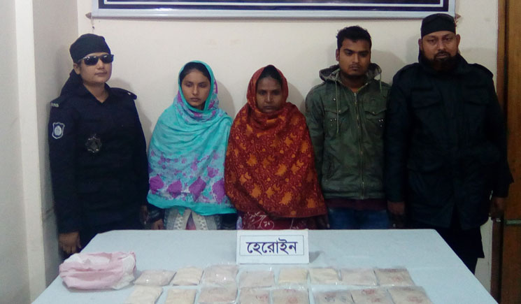 রাজশাহীর গোদাগাড়ীতে র‌্যাবের অভিযানে ৩ শীর্ষ মাদক ব্যবসায়ী আটক