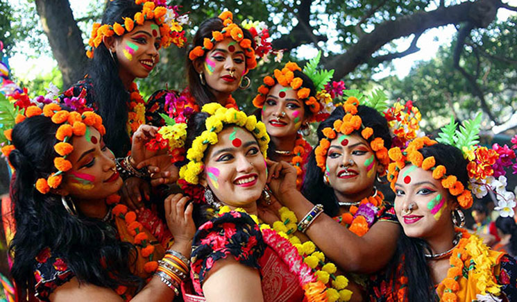 বসন্ত এসে গেছে