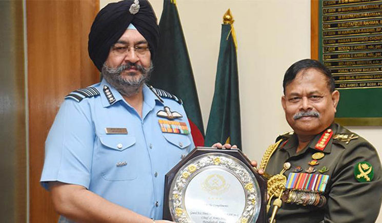 সেনা প্রধানের সঙ্গে ভারতের বিমান বাহিনী প্রধানের সাক্ষাৎ
