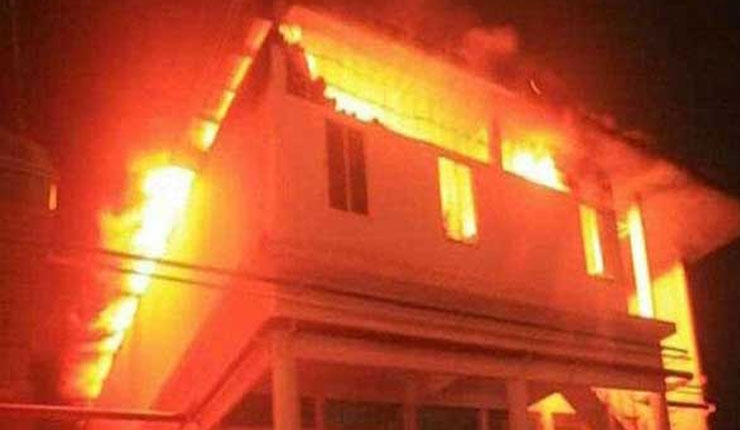 শান্তিনগরে আবাসিক ভবনে আগুন