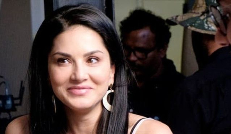 যেখান থেকে এসেছেন, সেখানেই ফিরছেন সানি লিওন!