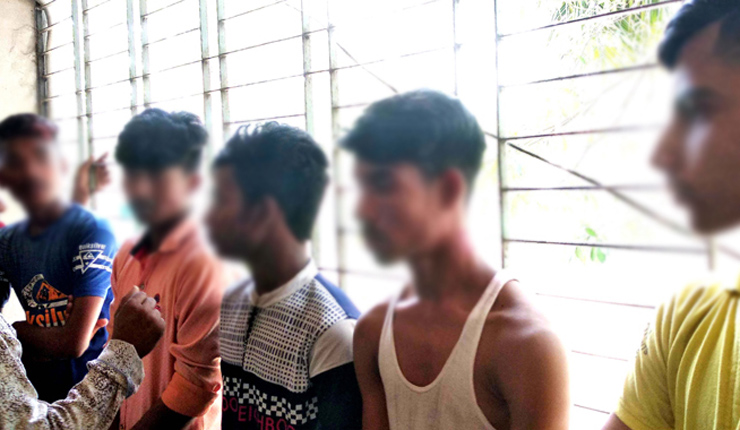 মেয়েদের শরীরে বডি স্প্রে নিক্ষেপ, ৫ কিশোরের সাজা