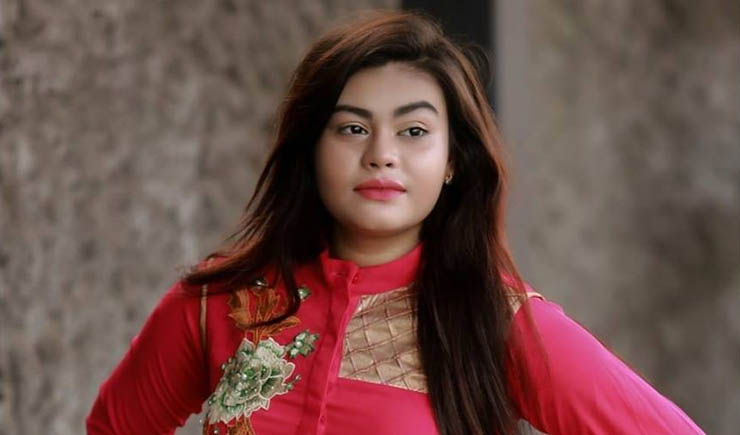 মায়ের উৎসাহে শোবিজে নাফসি তাসনিম