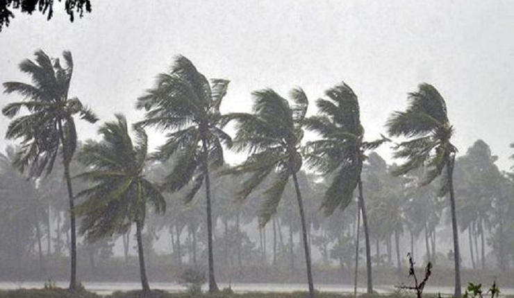 ঘূর্ণিঝড় ফনির কারণে ভারতে দু'দিন রেল যোগাযোগ বন্ধ!