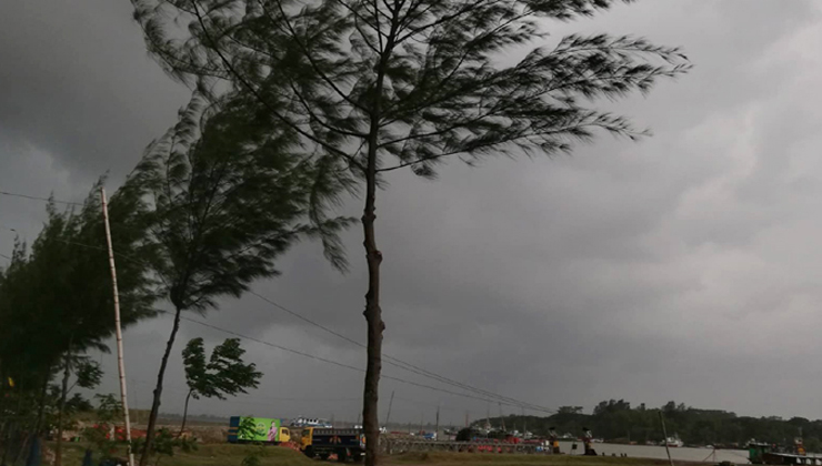 ‘ফণী’র প্রভাবে সারাদেশে ভারী বৃষ্টির আশঙ্কা