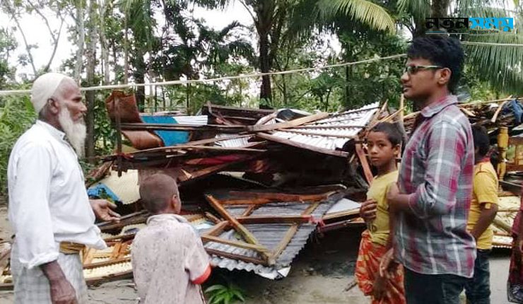 দেড় মিনিটের টর্নেডোতে লন্ডভন্ড নোয়াখালী