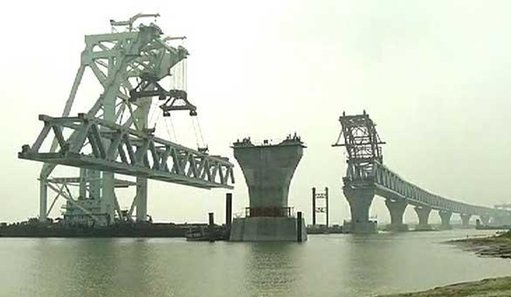 ১২তম স্প্যান বসল পদ্মা সেতুতে