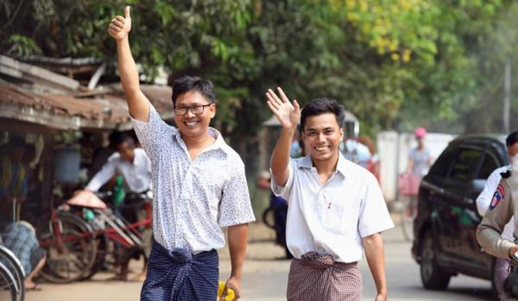 মুক্তি পেলেন মিয়ানমারে দণ্ডিত দুই রয়টার্স সাংবাদিক