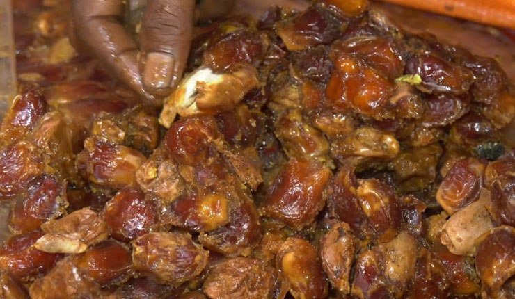 খেজুরের গুদামে র‌্যাবের অভিযান