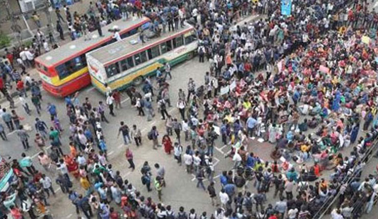 গুলিস্তানে হকারদের বিক্ষোভ, যান চলাচল বন্ধ