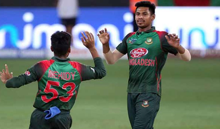 মোস্তাফিজের বলে আহত শাই হোপ