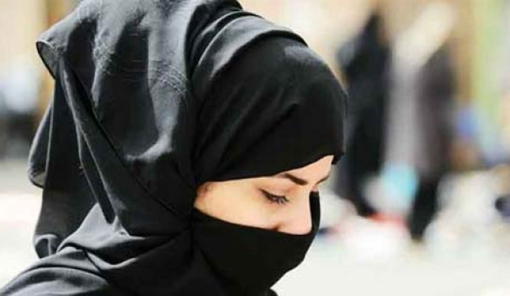 ভারতে হিজাব পরায় মেডিকেল ছাত্রীকে হুমকি