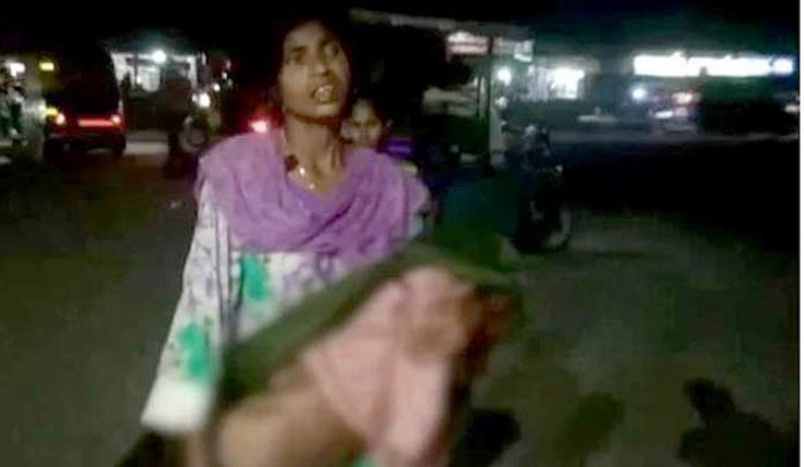 গরিব রোগীর জন্য মিলল না অ্যাম্বুলেন্স, মায়ের কোলেই শিশুর মৃত্যু