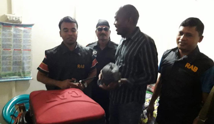 ব্যাগভর্তি জাল ডলার, র‍্যাবের জালে লাইবেরিয়ান নাগরিক