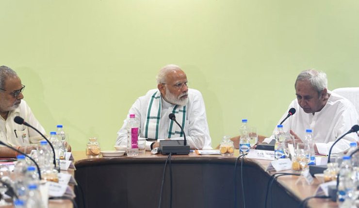 ফনী আক্রান্তদের সহযোগিতা নিয়ে বৈঠকে নরেন্দ্র মোদি। ছবি: টুইটার