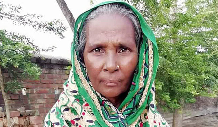 ভিখারির কাছে টাকা নিয়েও কার্ড দিলেন না ইউপি সদস্য