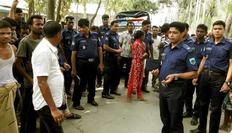 গৃহবধূর হাত কেটে পুকুরে ফেলে দিল দুর্বৃত্তরা