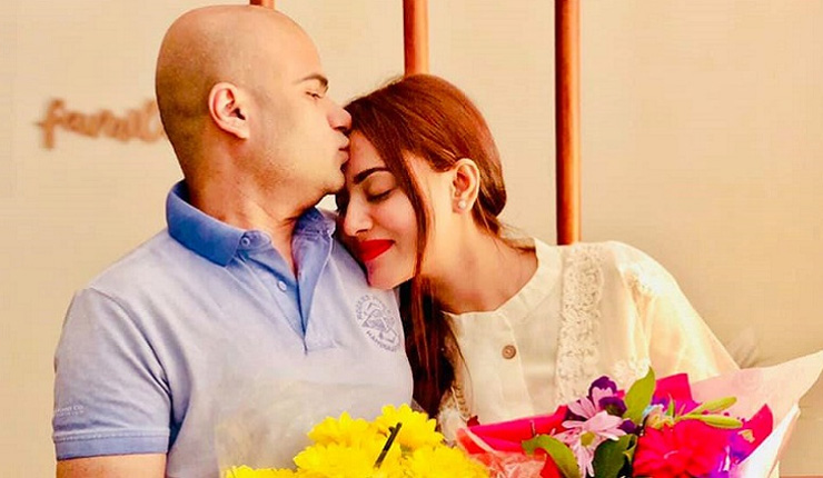 স্বামীর সঙ্গে তমার রঙিন মুহূর্ত