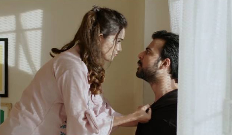 তারকাদের অশ্লীল সংলাপে বিরক্ত দর্শক