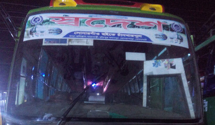 চলন্ত বাসে ধর্ষণ চেষ্টা, চালককে গণধোলাই