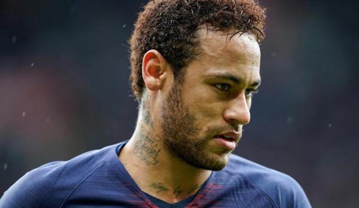 মাঠ ও মাঠের বাইরের নানা ঘটনা প্রভাব ফেলছে নেইমারের ক্যারিয়ারে। এএফপি ফাইল ছবি