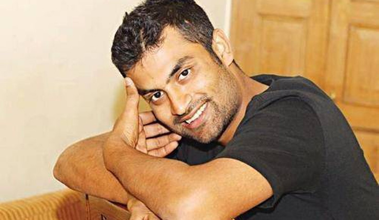 সবসময় নিজের ফোন নিয়ে ব্যস্ত থাকেন তামিম!