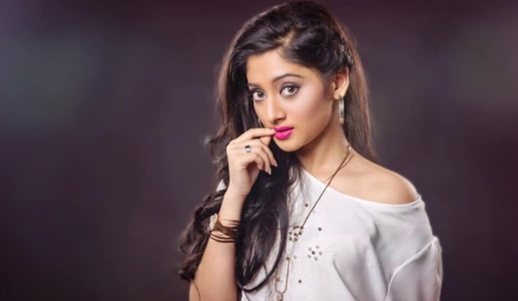 যে কারণে মাসিক বেতন বন্ধ হয়ে গেছে পূজা চেরীর!