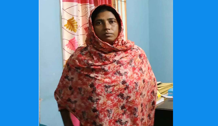 ঘুম থেকে তুলে নিজের মেয়ের গলা কেটেছেন তিনি!