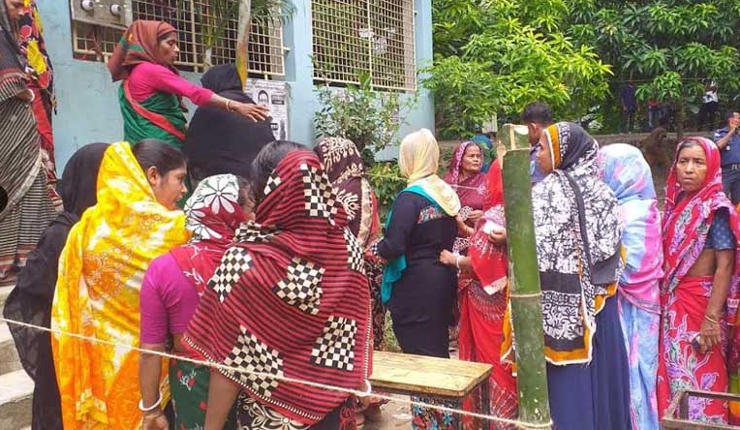 মাদারীপুর সদর উপজেলা পরিষদ নির্বাচনে শান্তিপূর্ণভাবে ভোটগ্রহণ চলছে