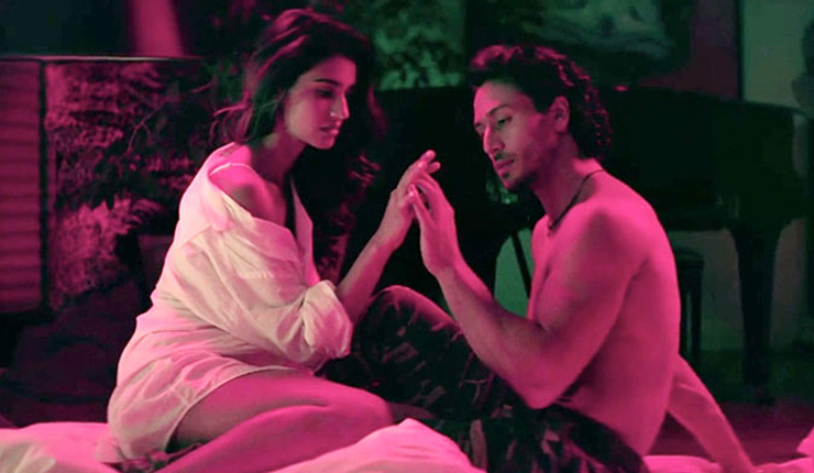 প্রেমিকাকে উদ্ধার করার ভিডিও ভাইরাল