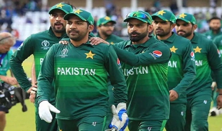 পাকিস্তান দলকে নিষিদ্ধ করতে আদালতে পিটিশন