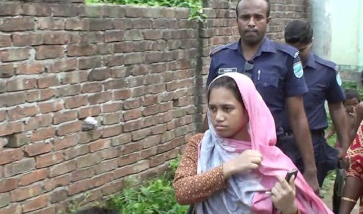 প্রতিবেশী তরুণীকে ধর্ষকের হাতে তুলে দিলেন গৃহবধূ