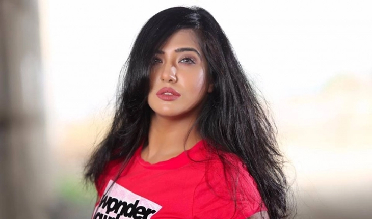 ‘খেয়ালি মন’-এ রোমান্সে মেতেছেন সেলিনা আফ্রি