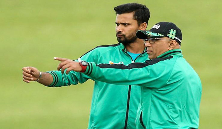 দ্বিতীয় দফায় ফিরতে চান হাথুরুসিংহে!