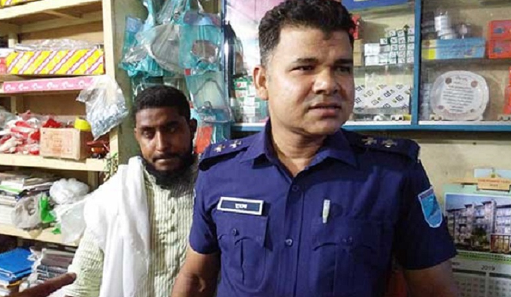 ছাত্রীদের পর্ন দেখালেন শিক্ষক, গণপিটুনি দিয়ে পুলিশে দিল এলাকাবাসী!