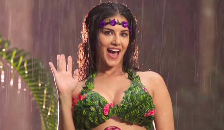 কাউকে গোনায় ধরেন না সানি লিওন