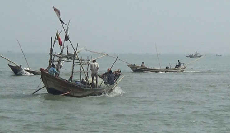 বঙ্গোপসাগরে ট্রলারডুবি, ভেসে এলো ৬ লাশ