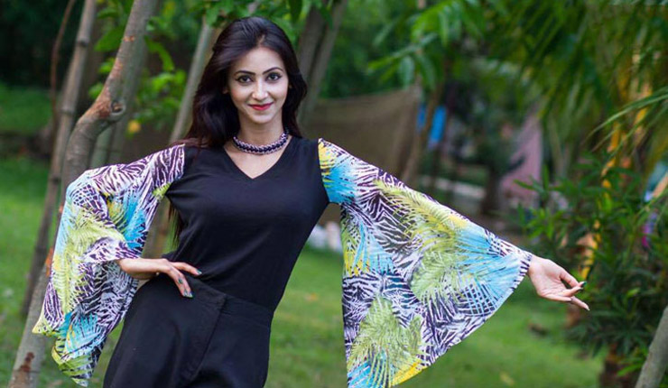 শাকিবের ‘আগুন’-এ জ্বলবে জাহারা মিতু 