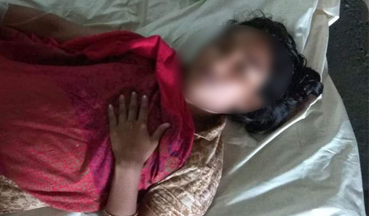 বাসি খাবার ফেলে দেওয়ায় গৃহবধূকে পুড়িয়ে হত্যা চেষ্টা!