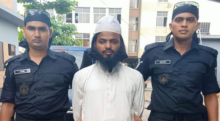 ভয়ঙ্কর মাদ্রাসা অধ্যক্ষ, লালসা থেকে রেহাই পায়নি আপন ভাতিজিও