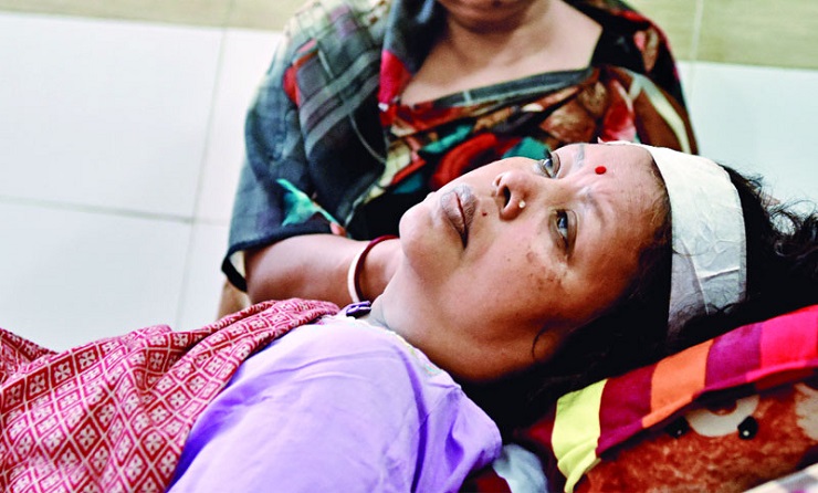 কৃষ্ণার পা হাঁটুর ওপর পর্যন্ত কেটে ফেলা হলো