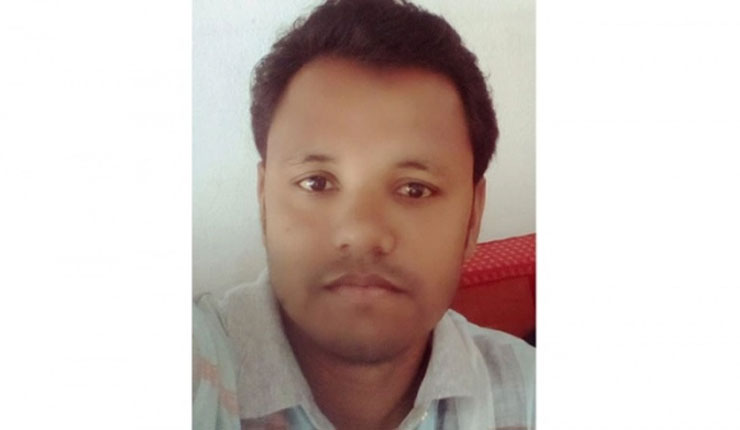 বিয়ের দাবিতে ছাত্রদল নেতার বাড়িতে কলেজছাত্রীর অনশন