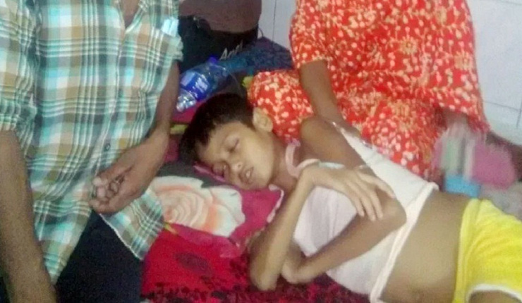 শিশু মোরশেদ বাঁচাতে চায়
