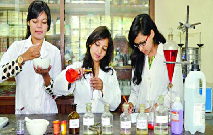 ‘মেডিকেলে চান্স হয়নি তাতে কি, ফার্মেসি পড়’