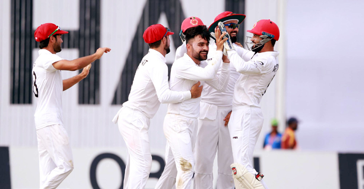 দশ বছর পর সাকিবের রেকর্ডে রশিদ খান