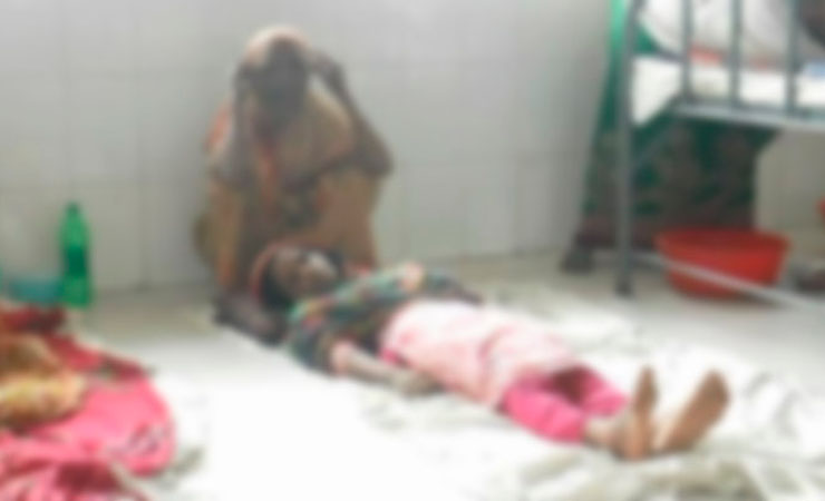 স্কুলছাত্রীকে ছাদে নিয়ে ওড়না দিয়ে বেঁধে ধর্ষণ