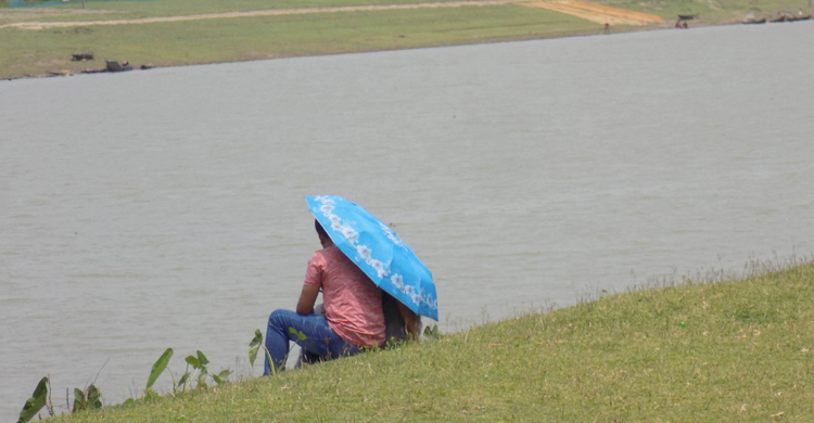 ভ্যালি পার্কে প্রকাশ্যে চলে অসামাজিক কাজ